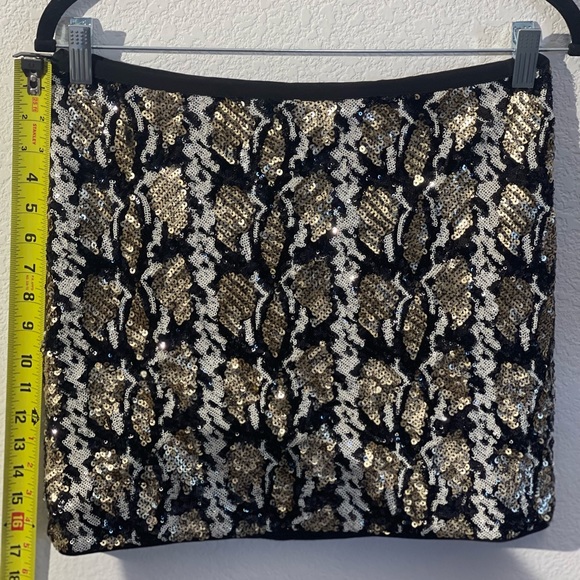 Guess Embellished Leopard Printed Skirt  
Style # W54D40W71S1 - Picture 6 of 6